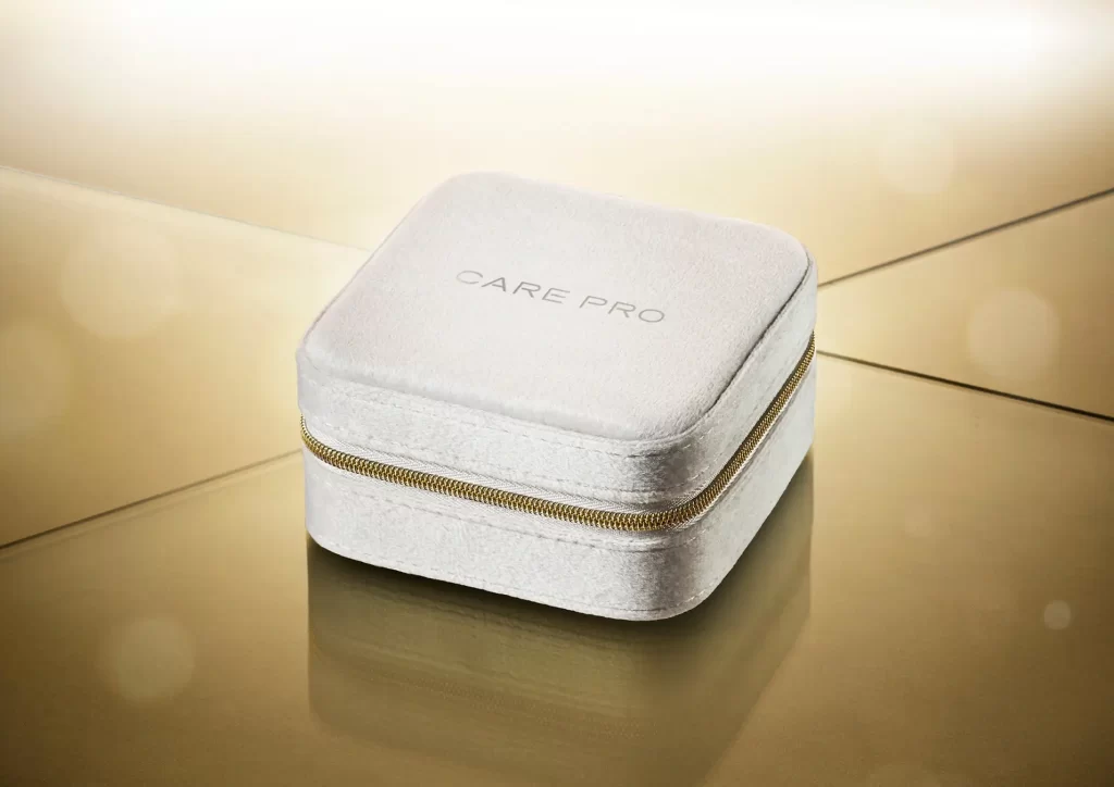 お値下げ CARE PRO 新品 未使用品 2025年クリスマスコフレ】冬を彩る、煌めきのトラベルキット。サロン