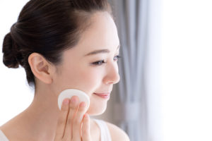 ファンデーションの下地はなぜ必要？今さら聞けないベースメイクの基本