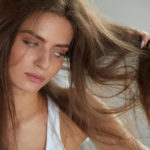 髪の毛がパサパサする原因と「美髪」に戻すための方法